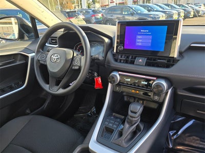 2025 Toyota RAV4 LE
