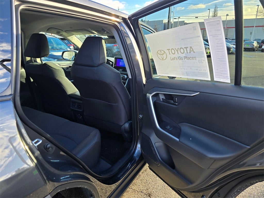 2025 Toyota RAV4 LE