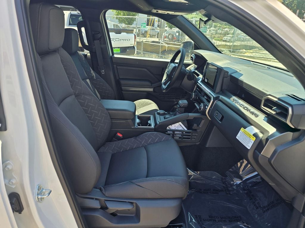 2026 Toyota Tacoma SR5 - Photo 11
