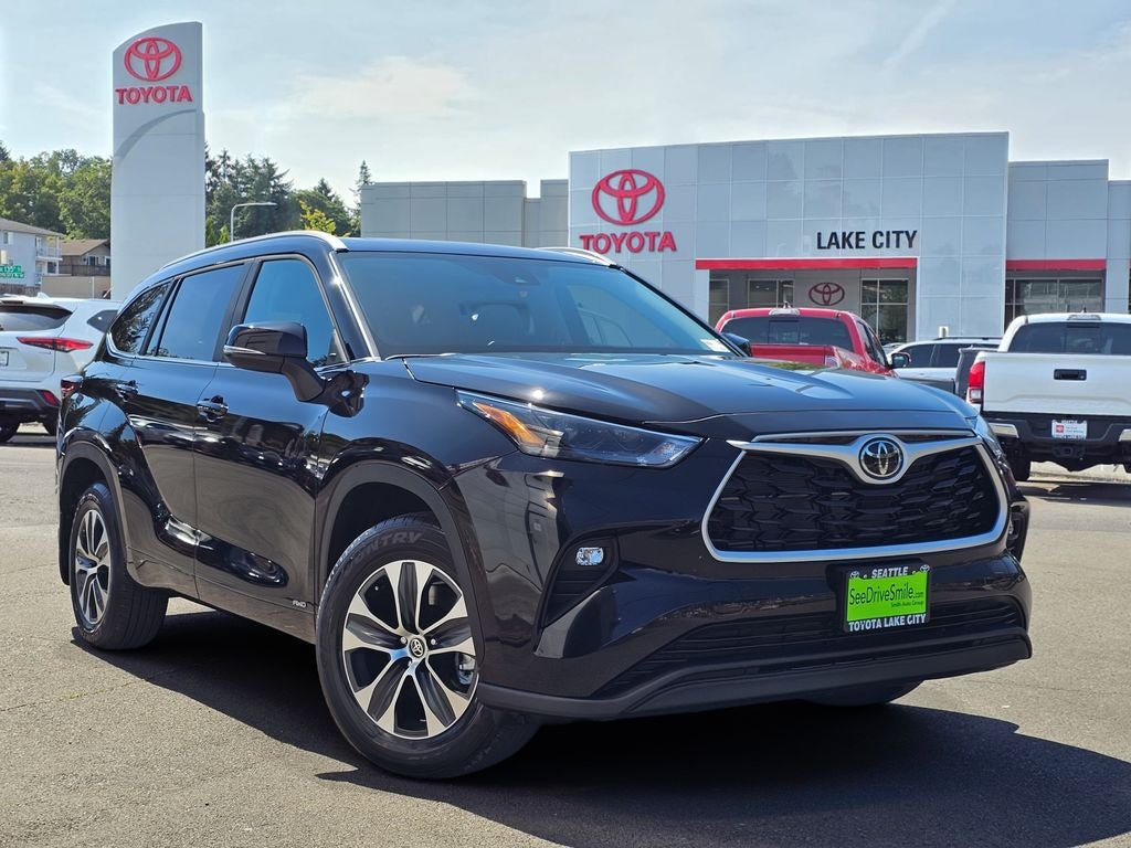 2026 Toyota Highlander Hybrid XLE AWD's photo