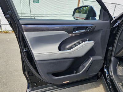2026 Toyota Highlander Platinum