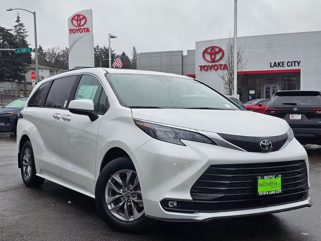 2026 Toyota Sienna XLE 7 Passenger