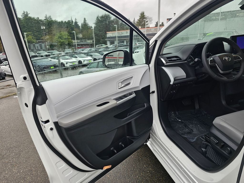 2026 Toyota Sienna XLE 7 Passenger