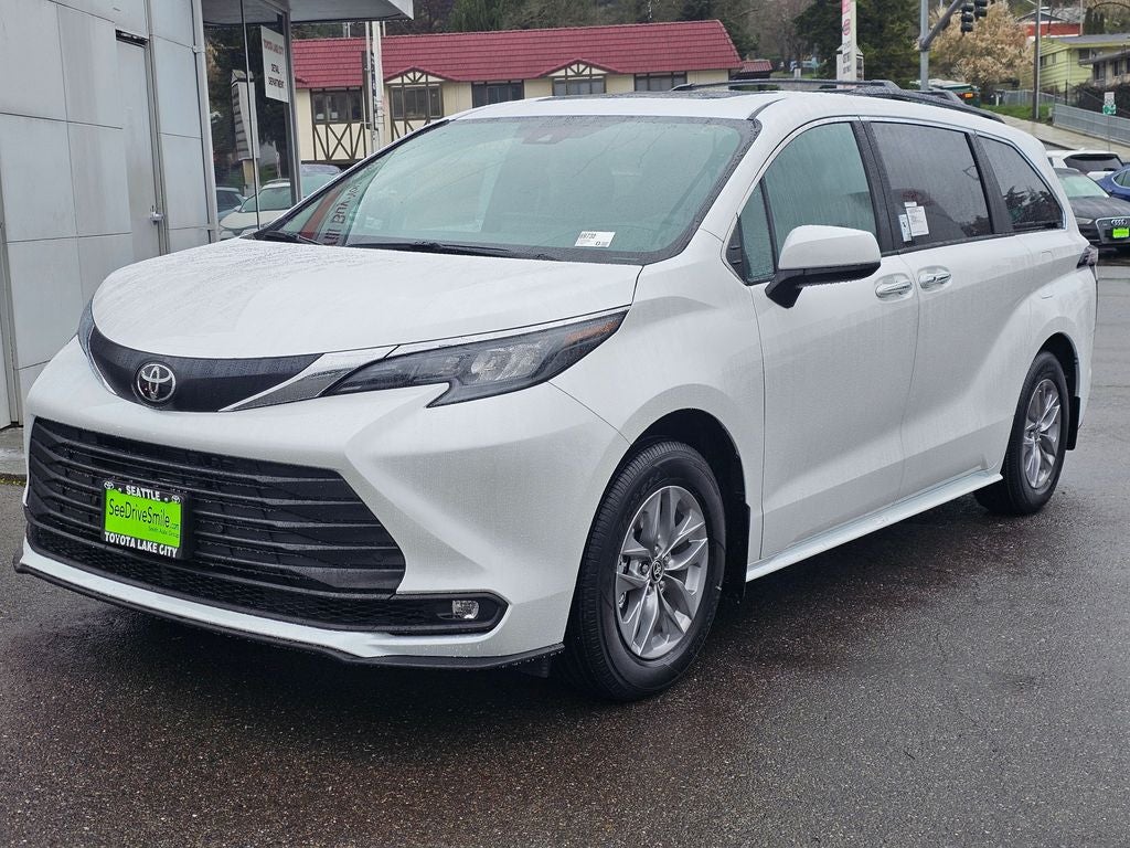 2026 Toyota Sienna XLE 7 Passenger