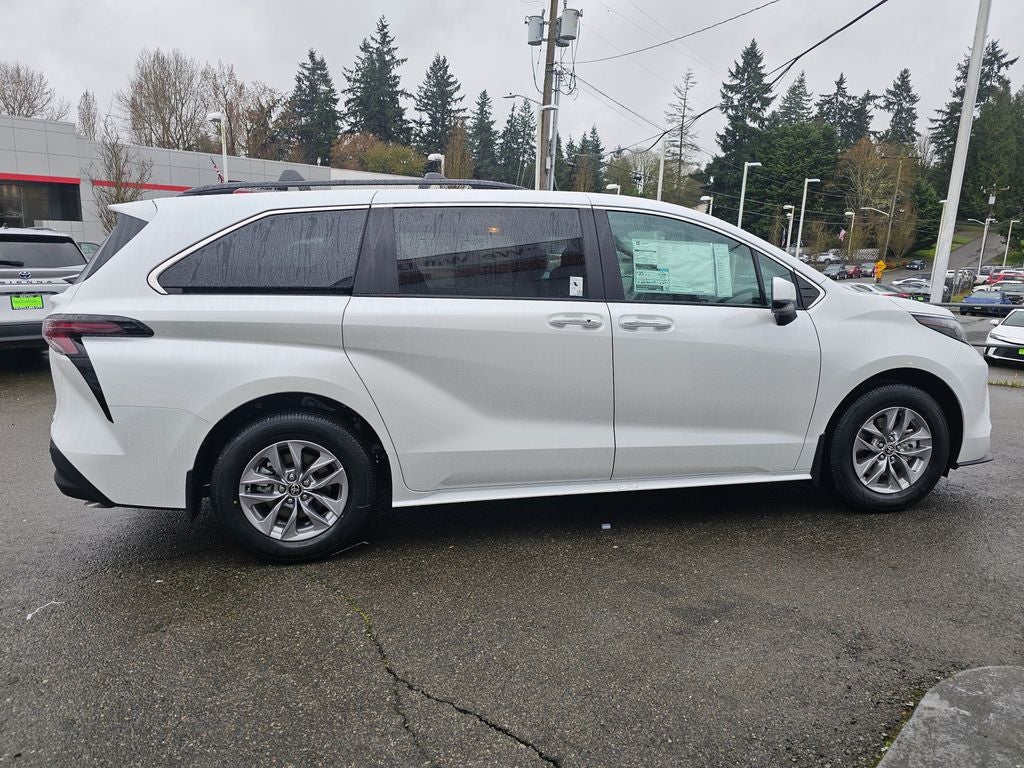 2026 Toyota Sienna XLE 7 Passenger