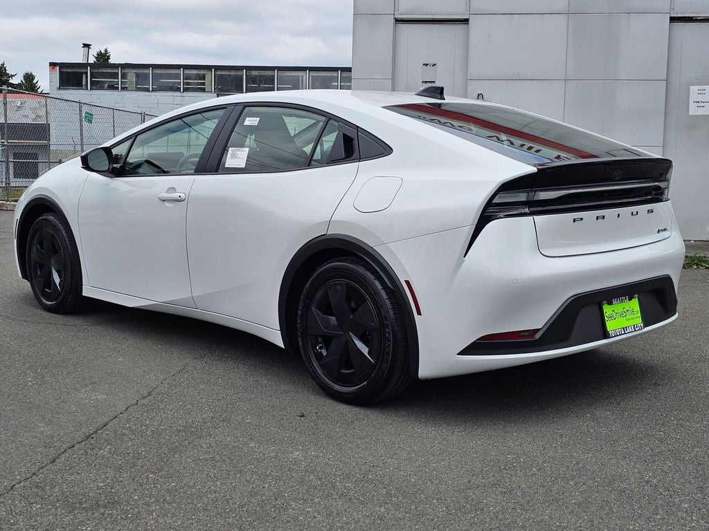 2026 Toyota Prius Plug-in Hybrid SE