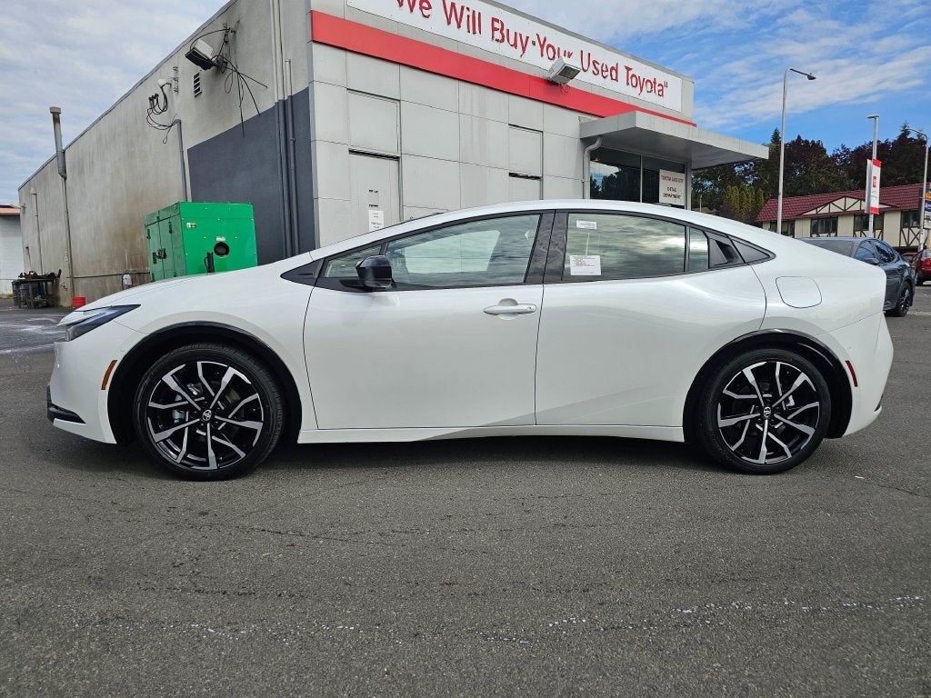 2027 Toyota Prius Plug-in Hybrid XSE Premium