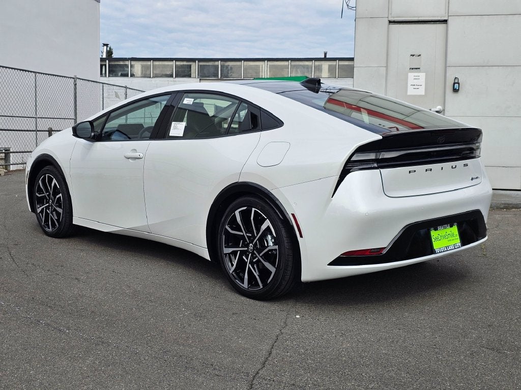 2027 Toyota Prius Plug-in Hybrid XSE Premium