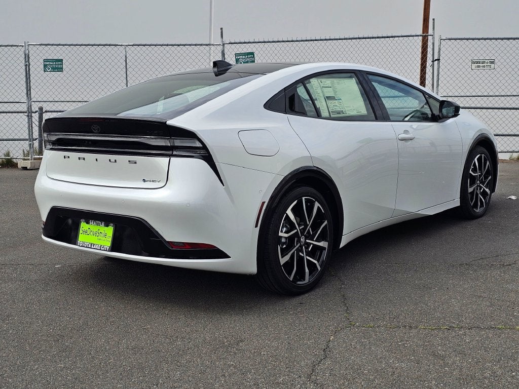 2027 Toyota Prius Plug-in Hybrid XSE Premium
