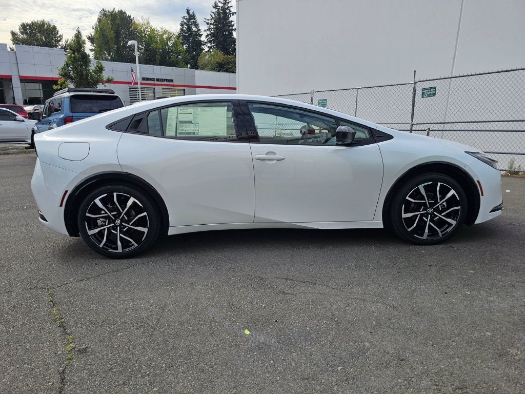 2027 Toyota Prius Plug-in Hybrid XSE Premium