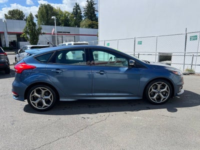 2018 Ford Focus ST -6-Speed Manual