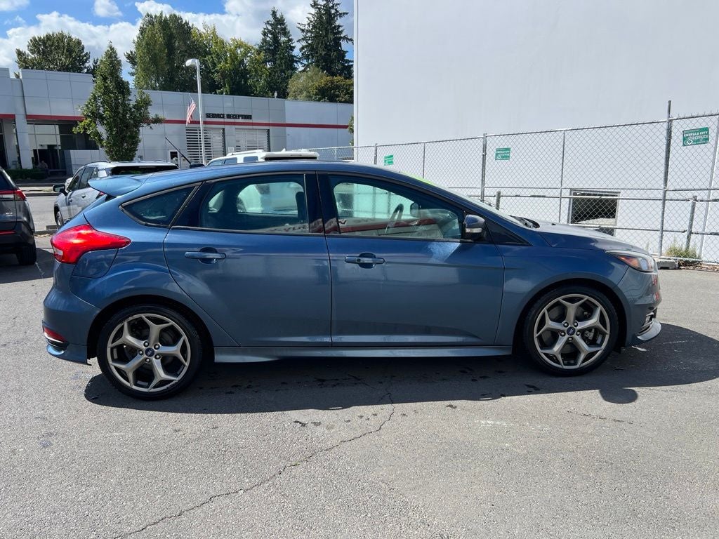 2018 Ford Focus ST -6-Speed Manual