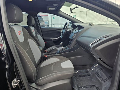 2016 Ford Focus ST -6-Speed Manual
