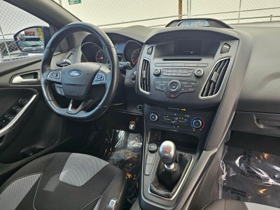 2016 Ford Focus ST -6-Speed Manual