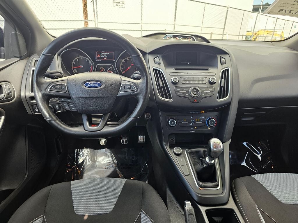 2016 Ford Focus ST -6-Speed Manual