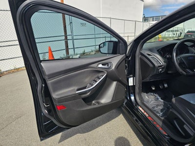2016 Ford Focus ST -6-Speed Manual
