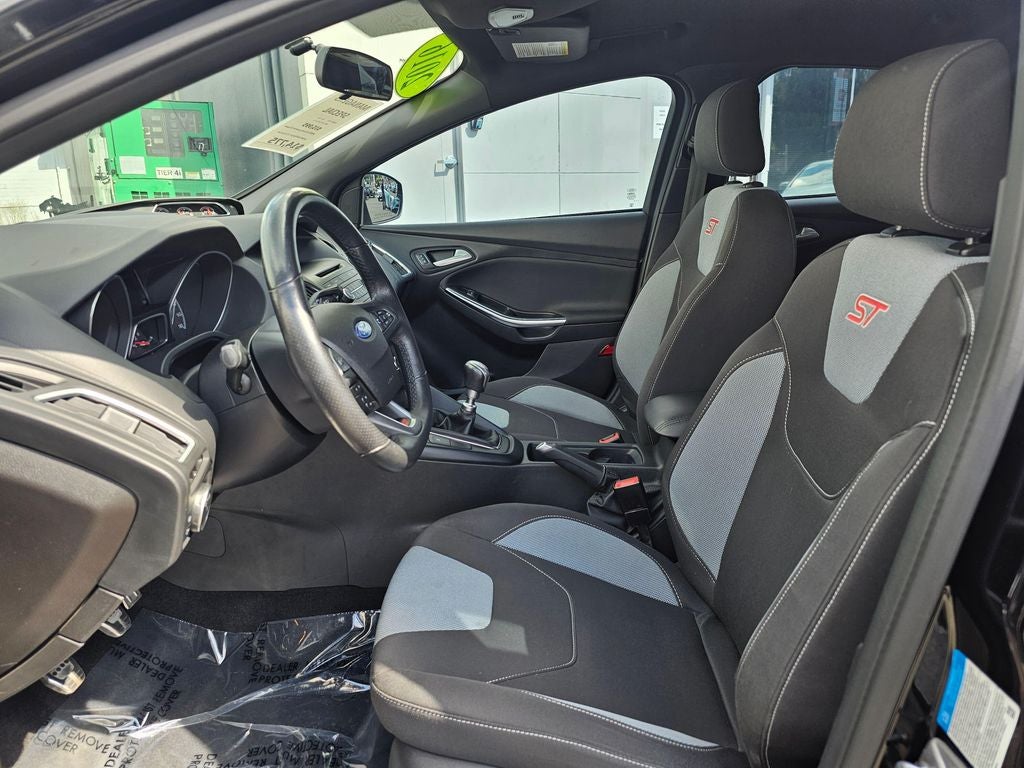 2016 Ford Focus ST -6-Speed Manual