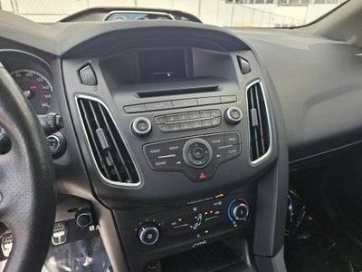 2016 Ford Focus ST -6-Speed Manual