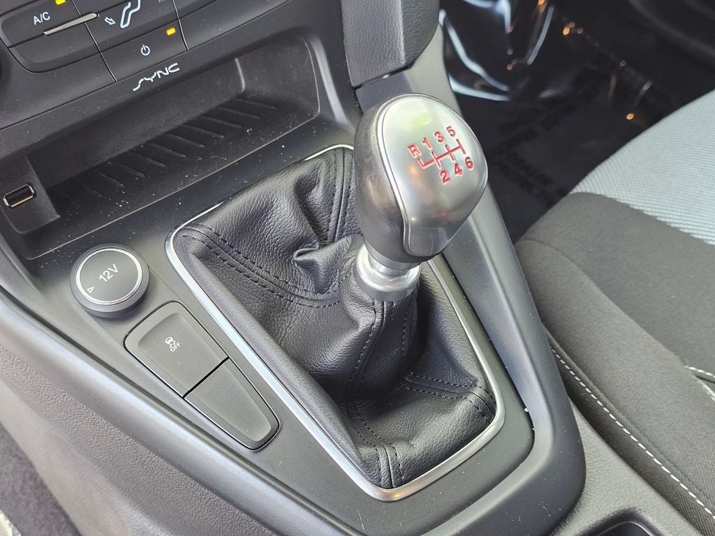 2016 Ford Focus ST -6-Speed Manual