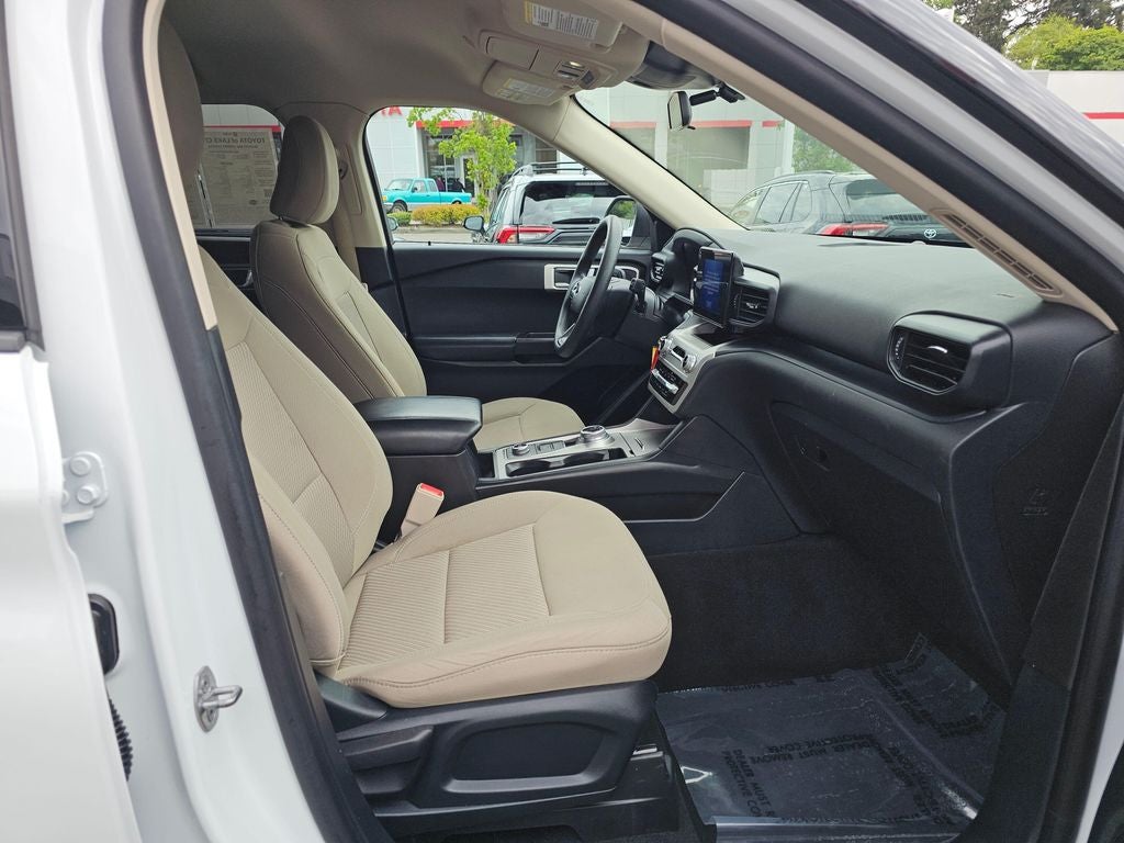 2021 Ford Explorer Base
