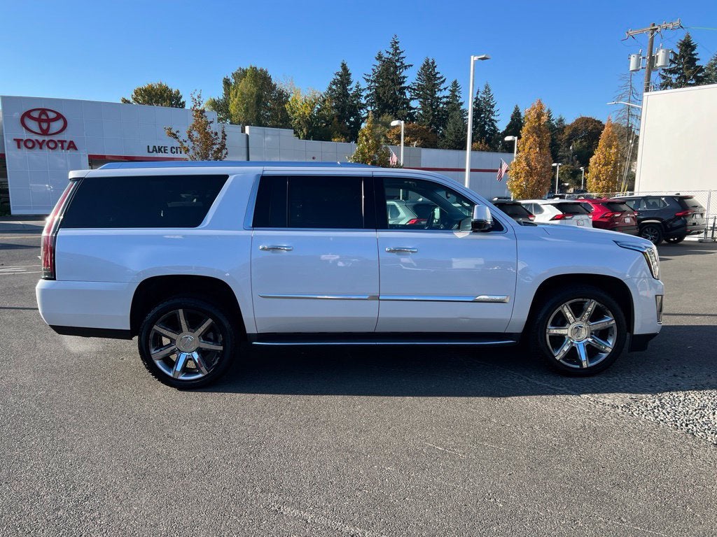 2016 Cadillac Escalade ESV Luxury