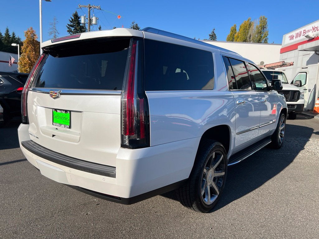 2016 Cadillac Escalade ESV Luxury