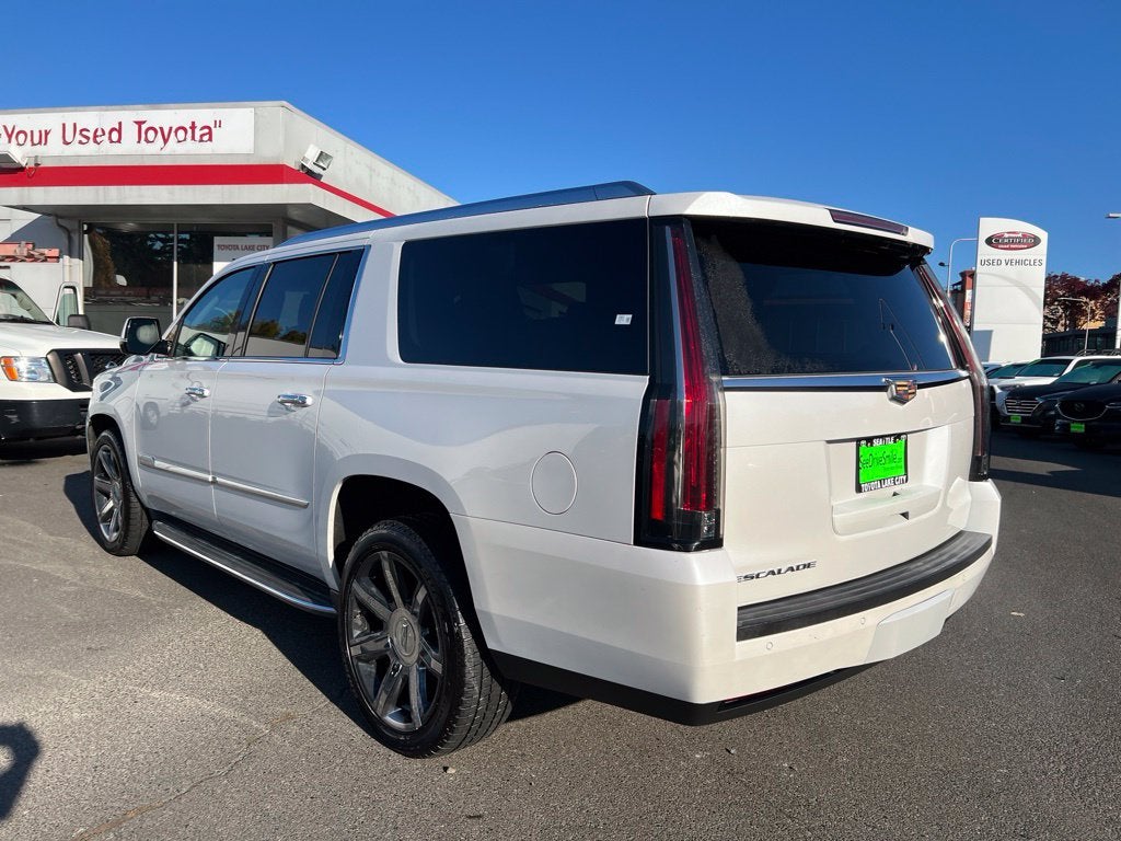 2016 Cadillac Escalade ESV Luxury