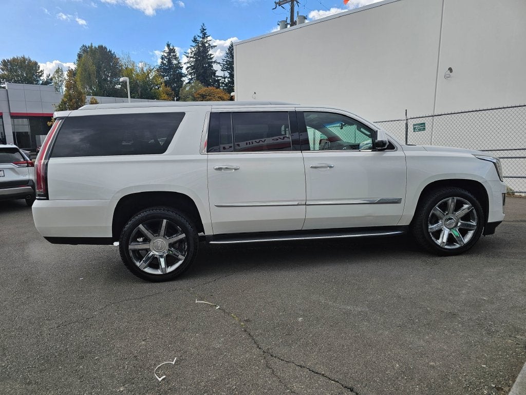 2016 Cadillac Escalade ESV Luxury