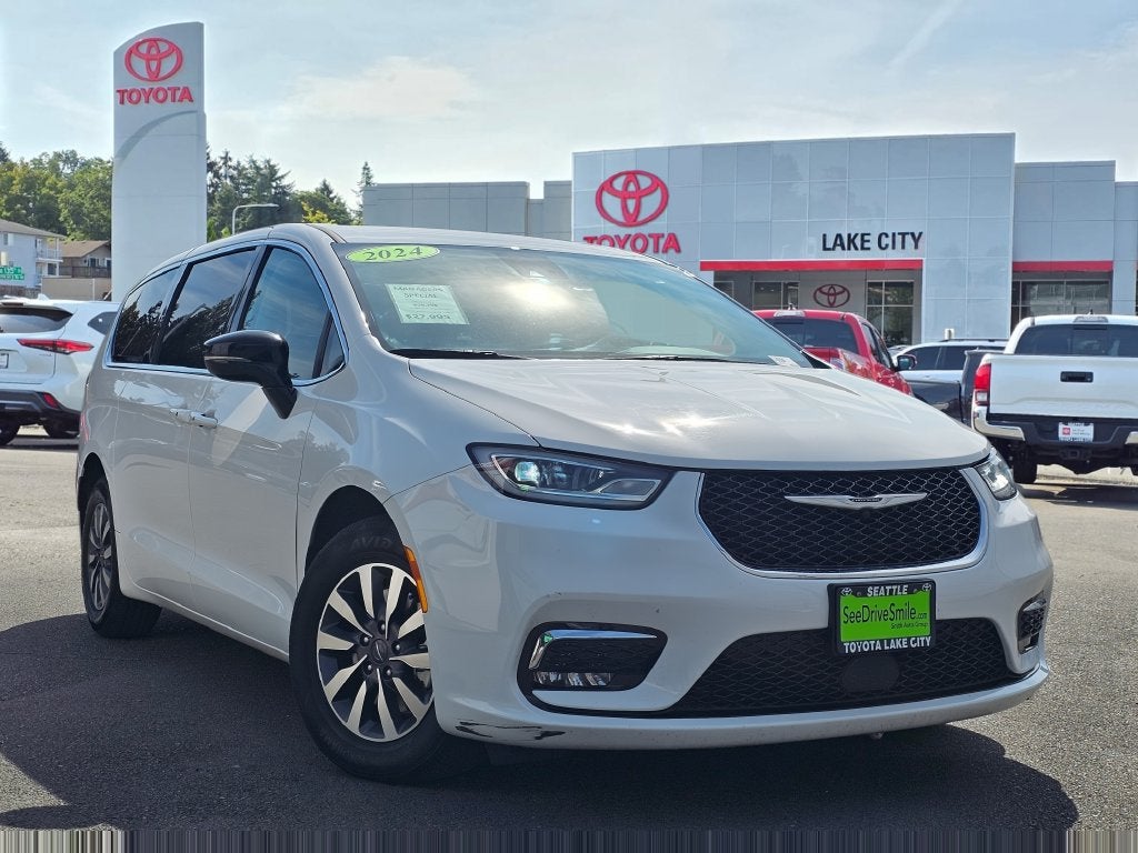 2024 Chrysler Pacifica Hybrid Select S Appearance