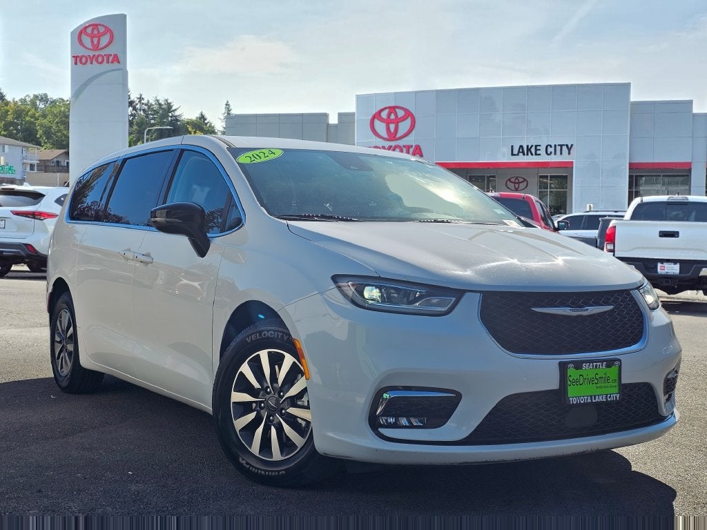 2024 Chrysler Pacifica PHEV