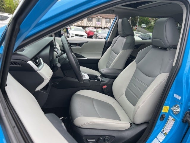 2021 Toyota RAV4 XLE Premium AWD/LEATHER SEATS/MOONROOF