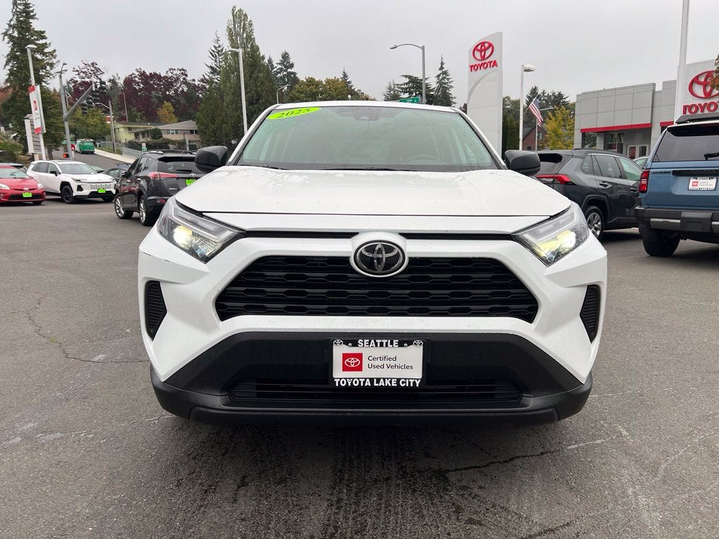 2025 Toyota RAV4 LE