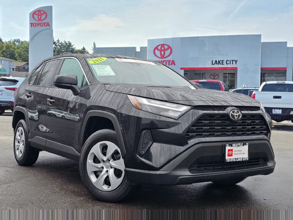 2025 Toyota RAV4 LE