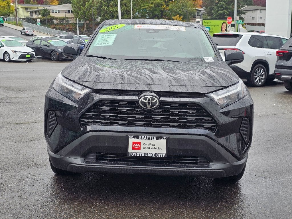 2025 Toyota RAV4 LE