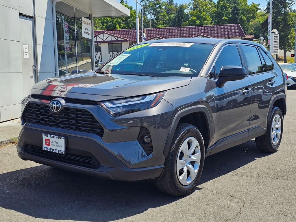 2025 Toyota RAV4 LE
