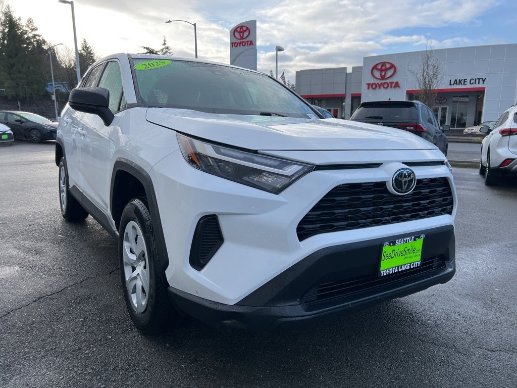 2025 Toyota RAV4 LE