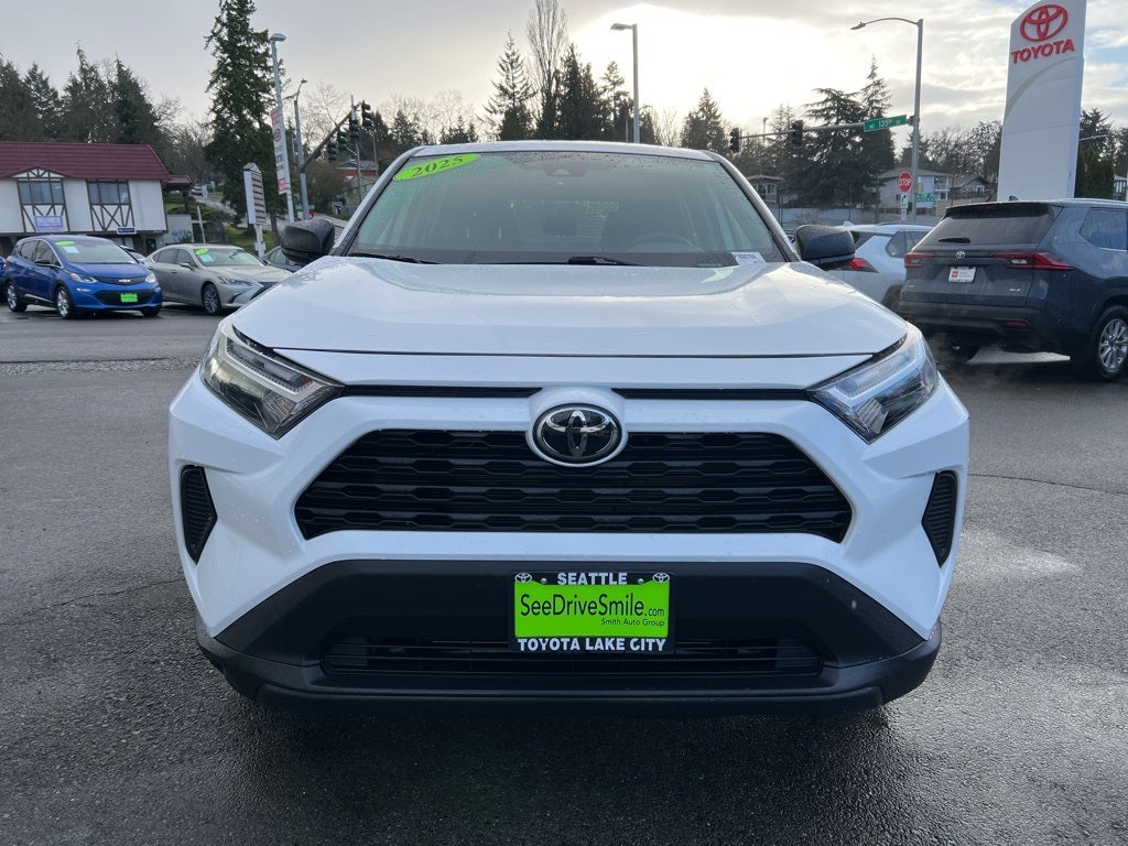 2025 Toyota RAV4 LE