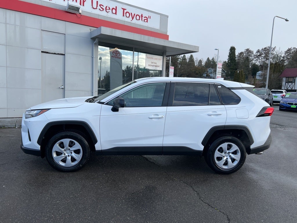 2025 Toyota RAV4 LE
