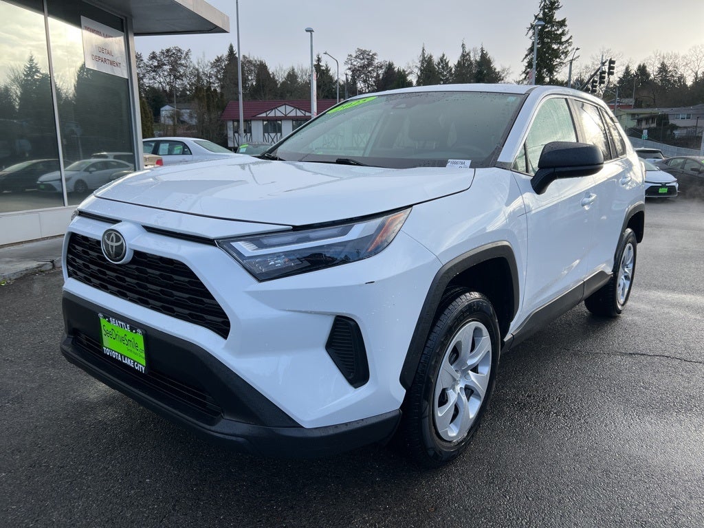 2025 Toyota RAV4 LE