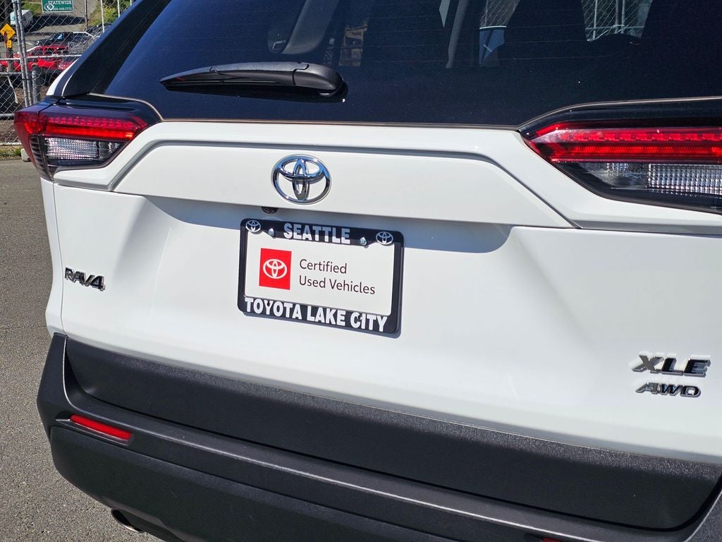 2025 Toyota RAV4 XLE