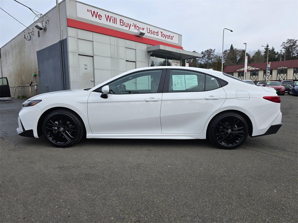 2025 Toyota Camry SE