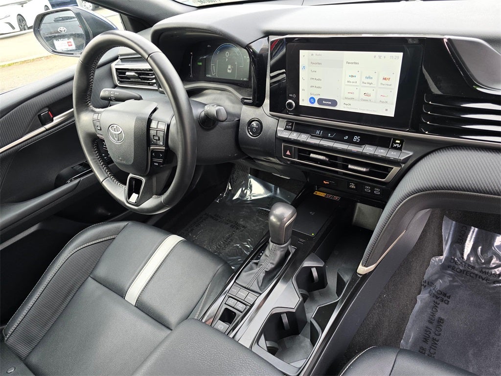 2025 Toyota Camry SE Hybrid