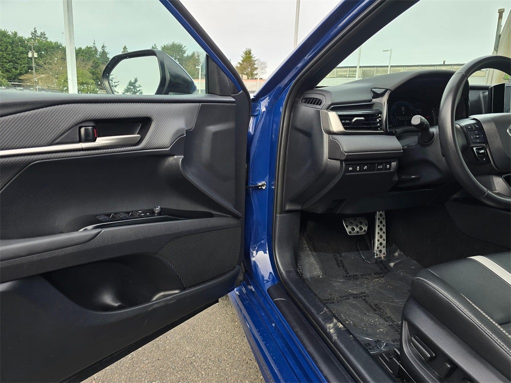 2025 Toyota Camry SE Hybrid