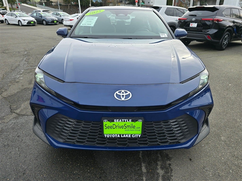 2025 Toyota Camry SE Hybrid