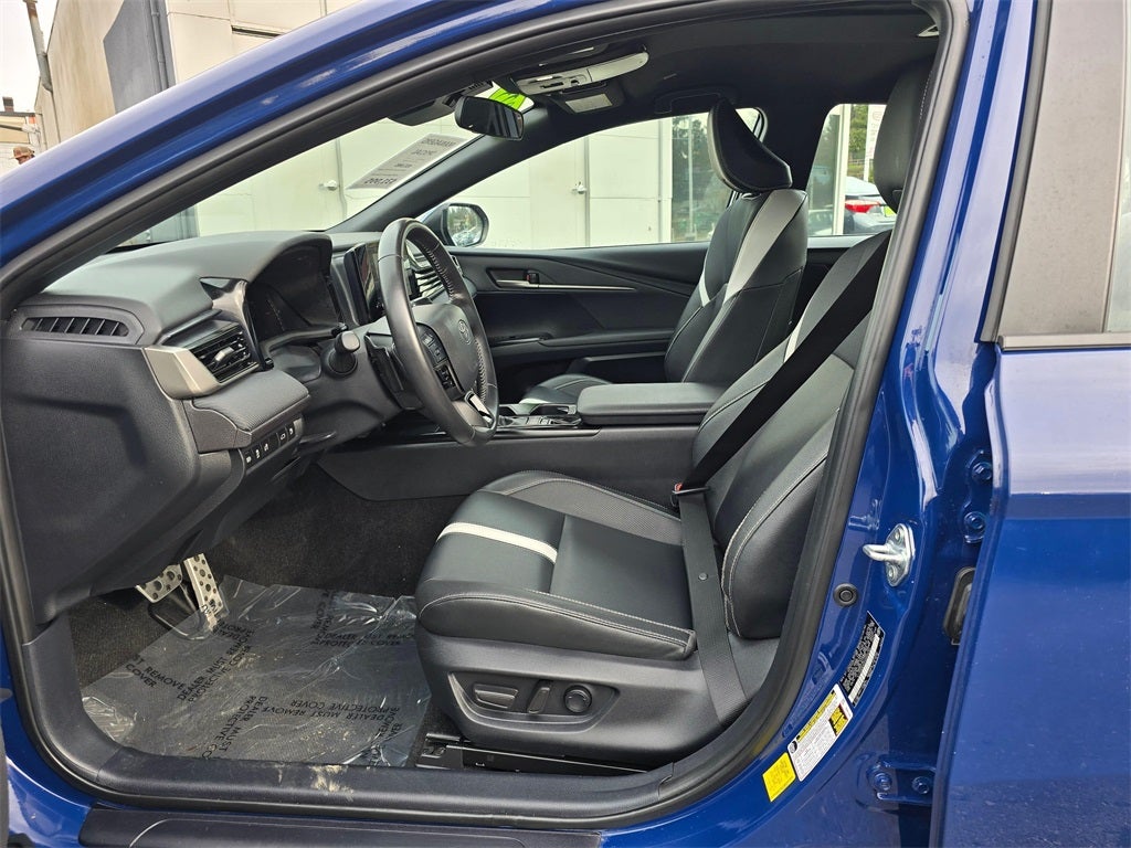 2025 Toyota Camry SE Hybrid