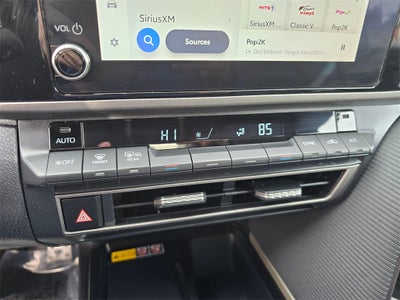 2025 Toyota Camry SE Hybrid