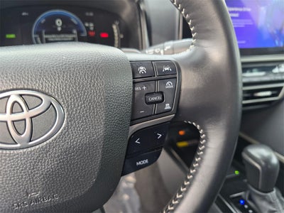 2025 Toyota Camry SE Hybrid