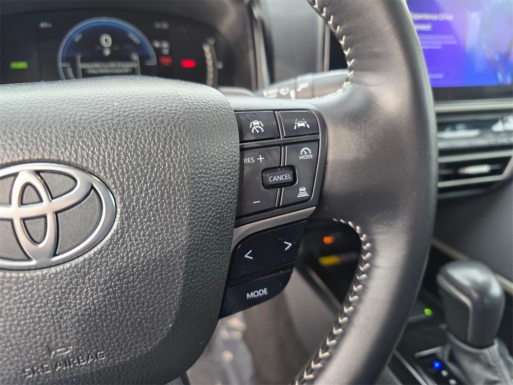 2025 Toyota Camry SE Hybrid