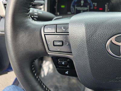 2025 Toyota Camry SE Hybrid