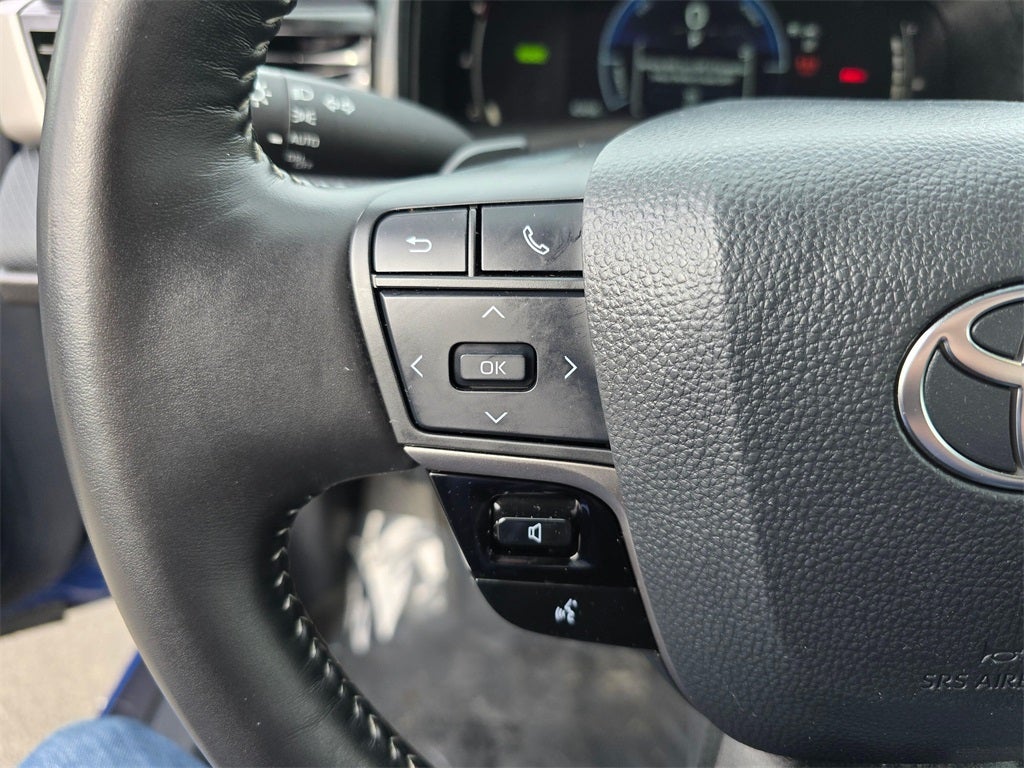 2025 Toyota Camry SE Hybrid